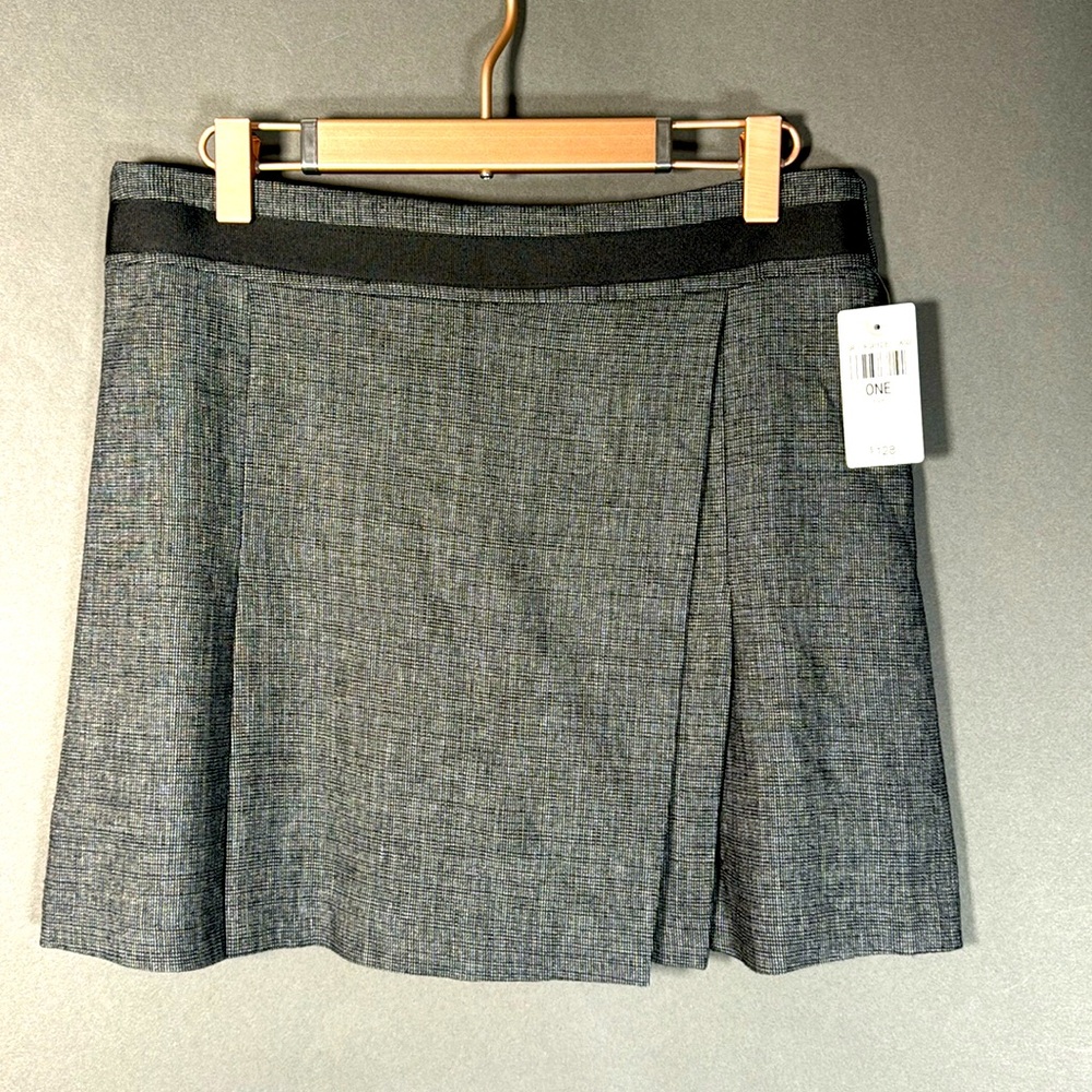 Yedina grey mini skirt, front slit, “shorts” lined, 28” waist, NWT, black band